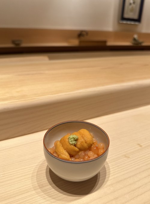 同じ時間にスタートした隣の席のインフルエンサーちゃん これだけ食べて他全部残してた🥹 https://t.co/6bGk4gWfao
