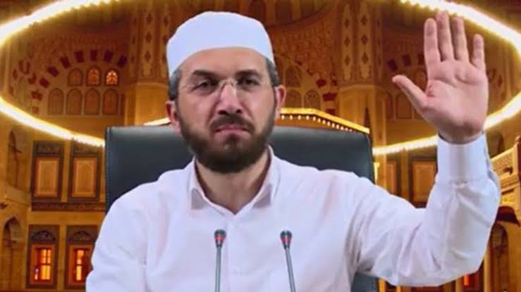 İhsan Şenocak :

“Müslüman, Unutma! Kayseri ve Türkiye’nin idaresindeki Kuzey Suriye’deki büyük fitne ateşini yakan irade, GAZZE’ye bomba yağdıran SİYONİSTLER ve onların taşeronlarıdır. Oyuna gelme, oyunu boz Müslüman!”