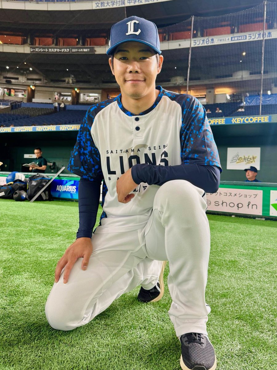 lions_official's tweet photo. 東京ドームでのホークス戦に臨む #松原聖弥 選手！
「道間違えずにビジター側来れました」との冗談も。
慣れ親しんだ球場で、攻守に躍動してください！
 
#埼玉西武ライオンズ #seibulions #やる獅かない https://t.co/n9imyxsSnx