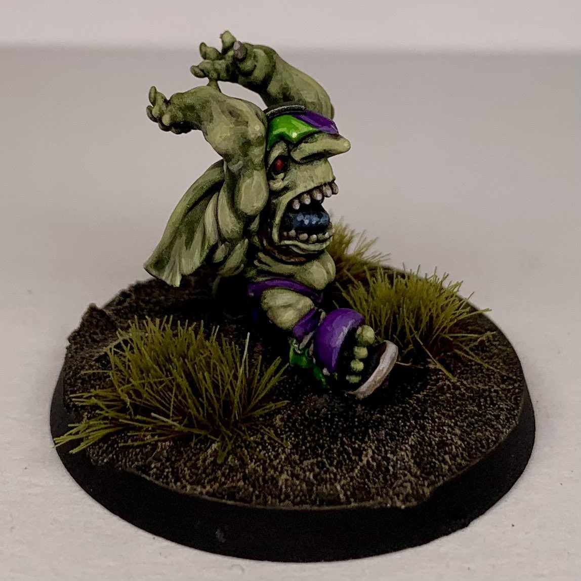 StuffPhil's tweet photo. Snotling from an Underworld Denizens Blood Bowl team.
#warhammercommunity #paintingwarhammer #paintingminiatures #bloodbowl #snotlings https://t.co/85CeeK0mWj