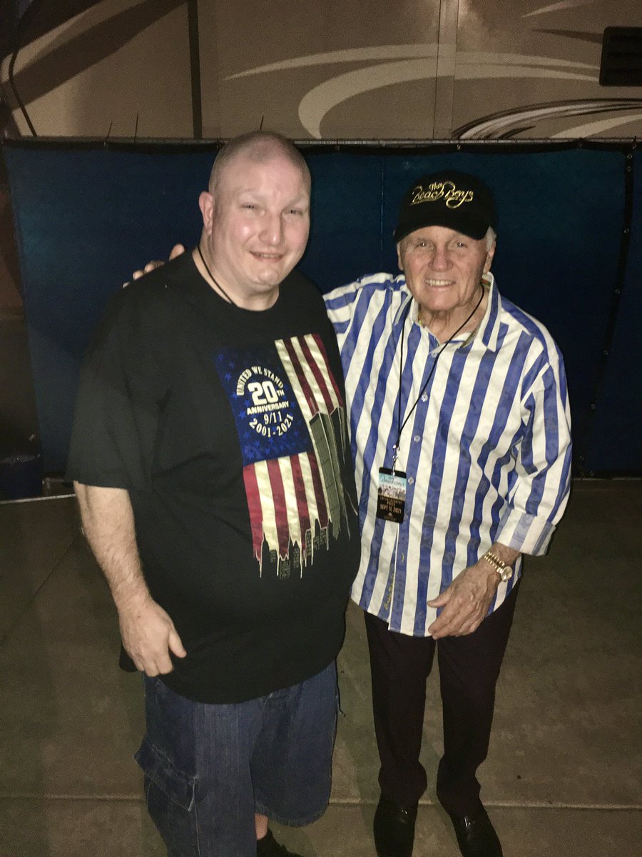 chrislandroche's tweet photo. fourth of july = the beach boys
Got to meet them a few times over the years! mike and bruce still going strong. 🎉🇺🇸🇺🇸🇺🇸🇺🇸🎉
#beachboys #america #FourthOfJuly #surfing #beach #fireworks #usa #mikelove #brucejohnson https://t.co/FW4S4sadHv