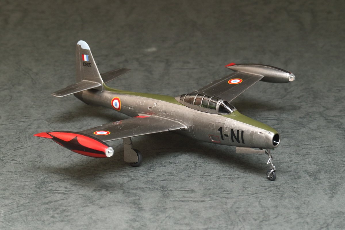 8aka's tweet photo. #プレーバック20世紀モデリング #heller #172scale #F84_G #THUNDERJET #プレーバック20世紀モデリング完成

上手くいったかというとウ～ンですが少ない道具と筆塗りで良く出来ましたと言ったところか？塗装はファレホとシタデル、特にシタデルのメタルはとでも質感が良くて素晴らしいですね助かった😊 https://t.co/VXTBfPoRP4