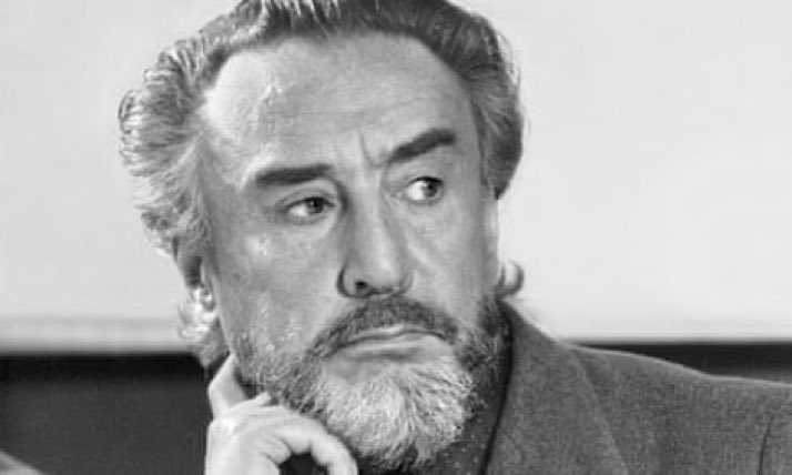 « Le patriotisme c'est l'amour des siens. Le nationalisme c'est la haine des autres. »
Romain Gary