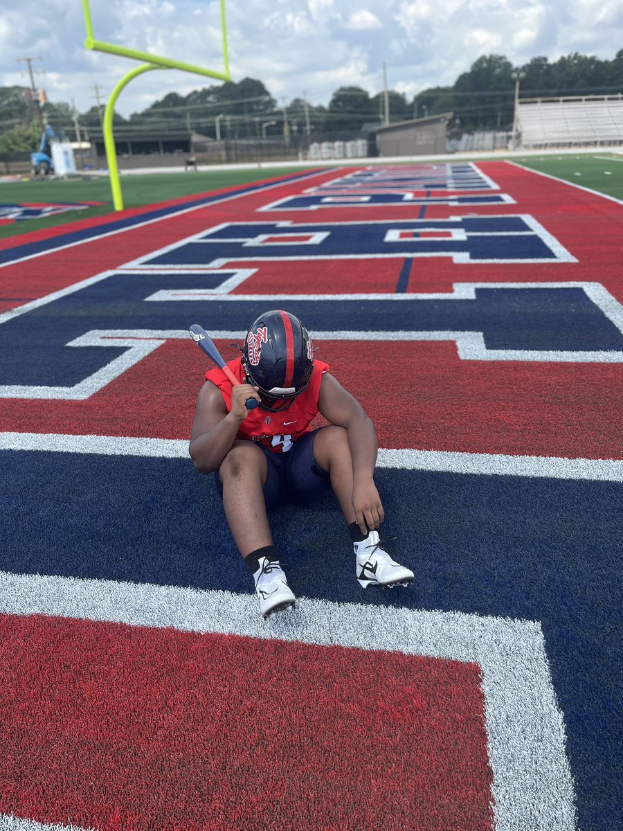 SammyWillis74's tweet photo. Play for the name on the front of the jersey , so they remember the name on the back 🙌🏼 #southpanola #seniorseason https://t.co/P481w6kmOa