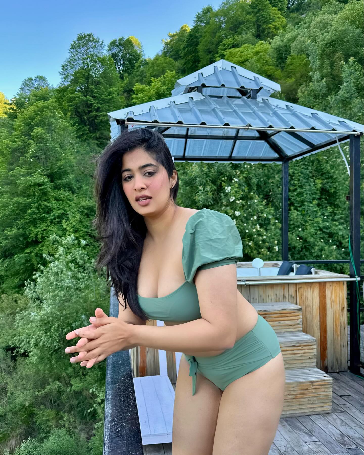 GRdpE8Kb0AIrkH1?format=jpg&name=large