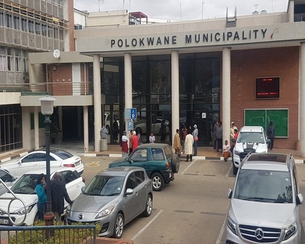 CapricornFMNews's tweet photo. Some residents in the Polokwane municipality have raised concerns about the municipality's #tariffincreases for the 2024/2025 financial year, saying they will not be able to cope with the new adjustments. MM https://t.co/BlXzr1RQRp