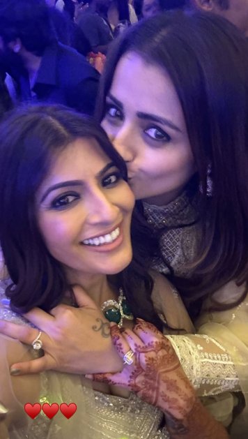 GRdtSEIb0AIlNYu?format=jpg&name=small