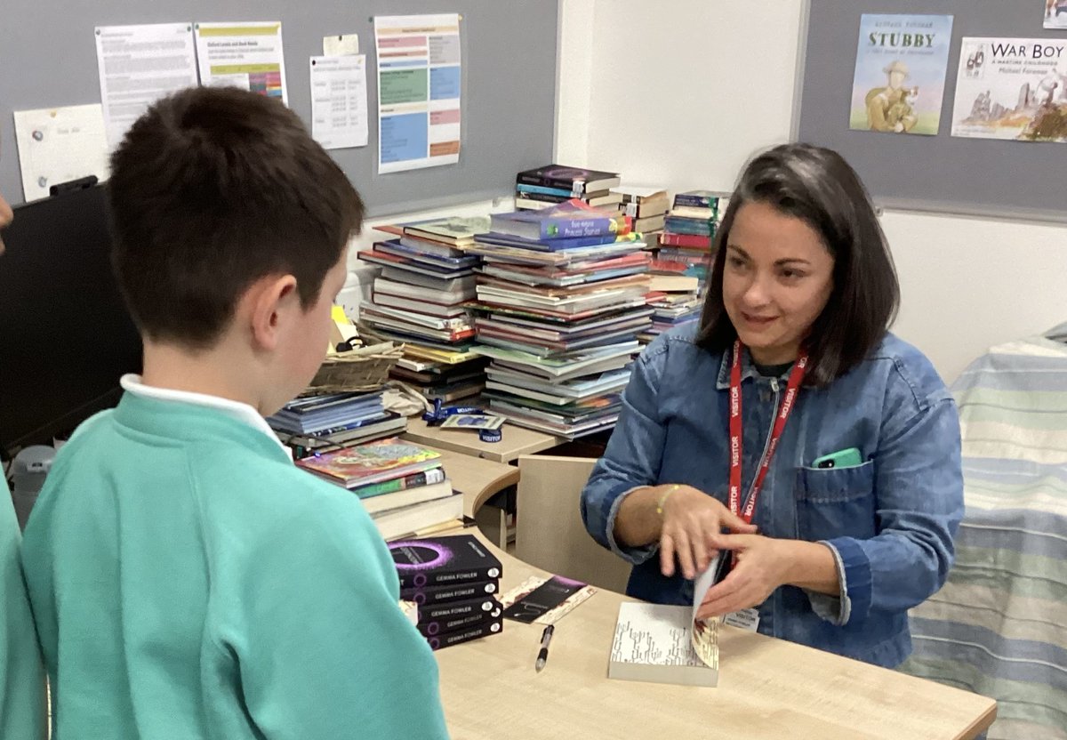 Putney High Library tweet media