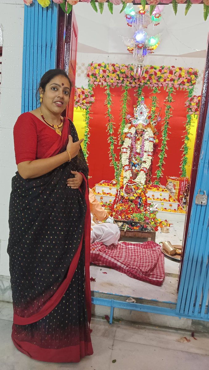SRKsRouter1's tweet photo. I am proud to be in Sanatani, and as per acceptance I don't support and need not to support "hindutwabad". 
SHAKTIRUPI SANATANI. 🤗 https://t.co/xFcx5rYD1m