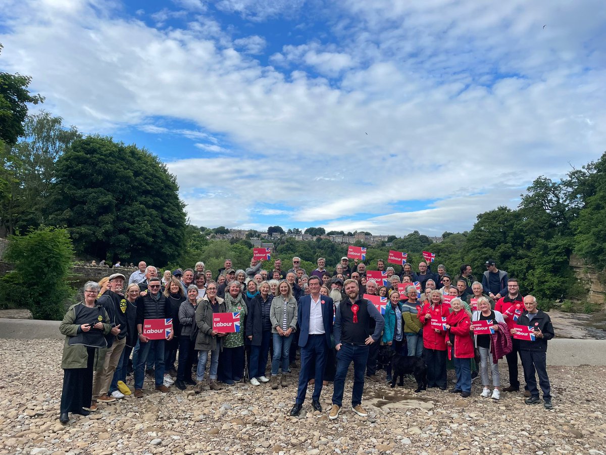 When was the last time Richmond and Northallerton saw a turnout like this for a Labour rally? 

Thanks to everyone who came last night to stand against sewage pollution in the Swale with <a href="/Feargal_Sharkey/">Feargal Sharkey</a> and <a href="/serauk/">Labour's Environment Campaign - SERA</a>