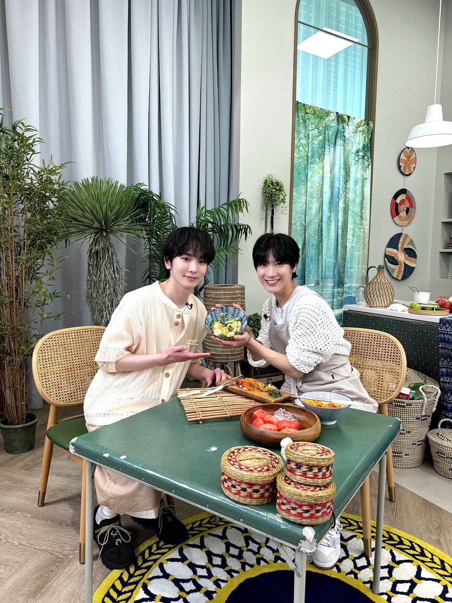 fan_france_ten's tweet photo. ┊ 02.07.24 ┊
⁀➷  Photos   

SHINee a posté deux photos de TEN en compagnie de KEY. 

🗨️ Savourez votre T-FOOD! 🐹🍽️🐱

#T_FOOD_Keychen
#KEY #키 #TEN #텐 #NCT #WayV  

#Kimi| ten france⁺³³🐱
~~~
Cr : @SHINee https://t.co/uiTORfp1td