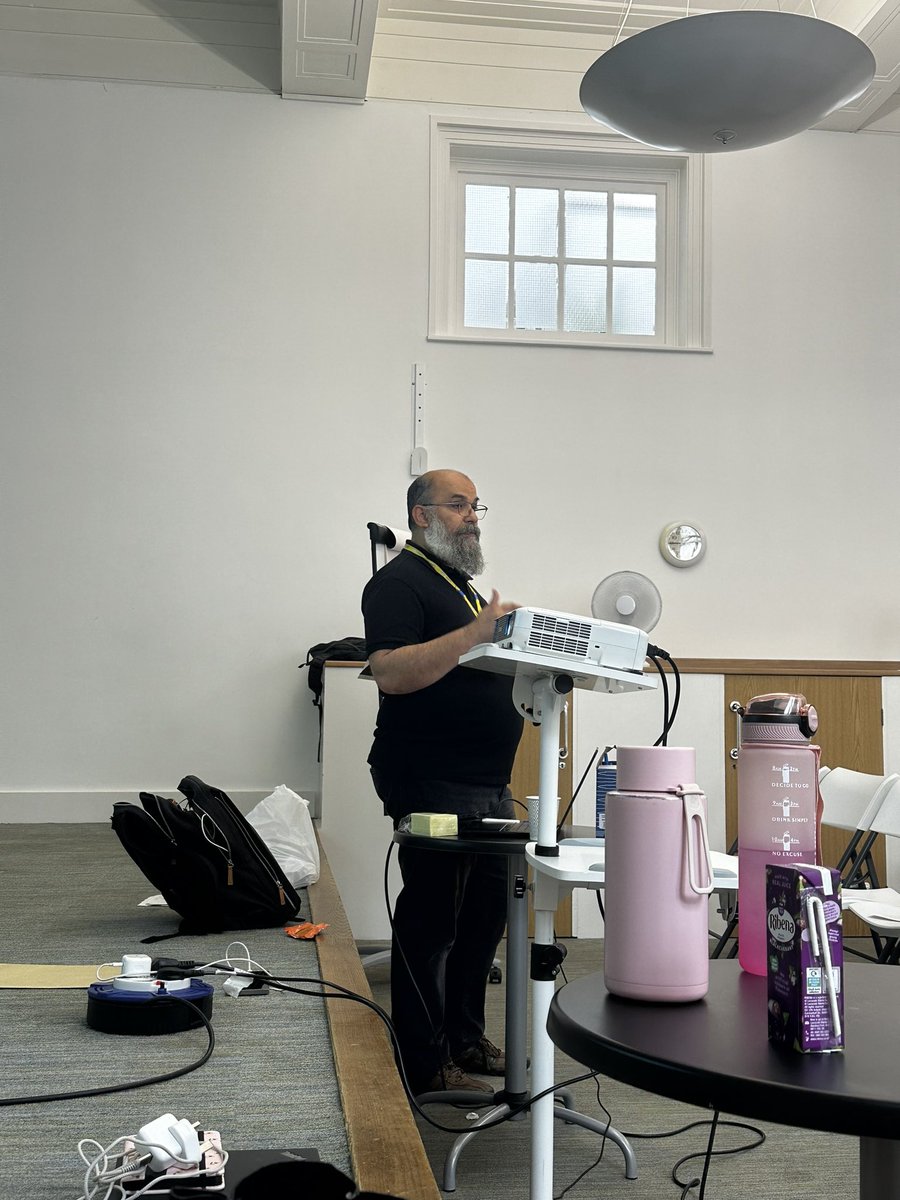 AdultADHDOxleas's tweet photo. Oxleas Adult ADHD Team Masterclass #3 underway- @MentesSerena sharing his vast knowledge about ADHD. https://t.co/KhLYRCIZdb