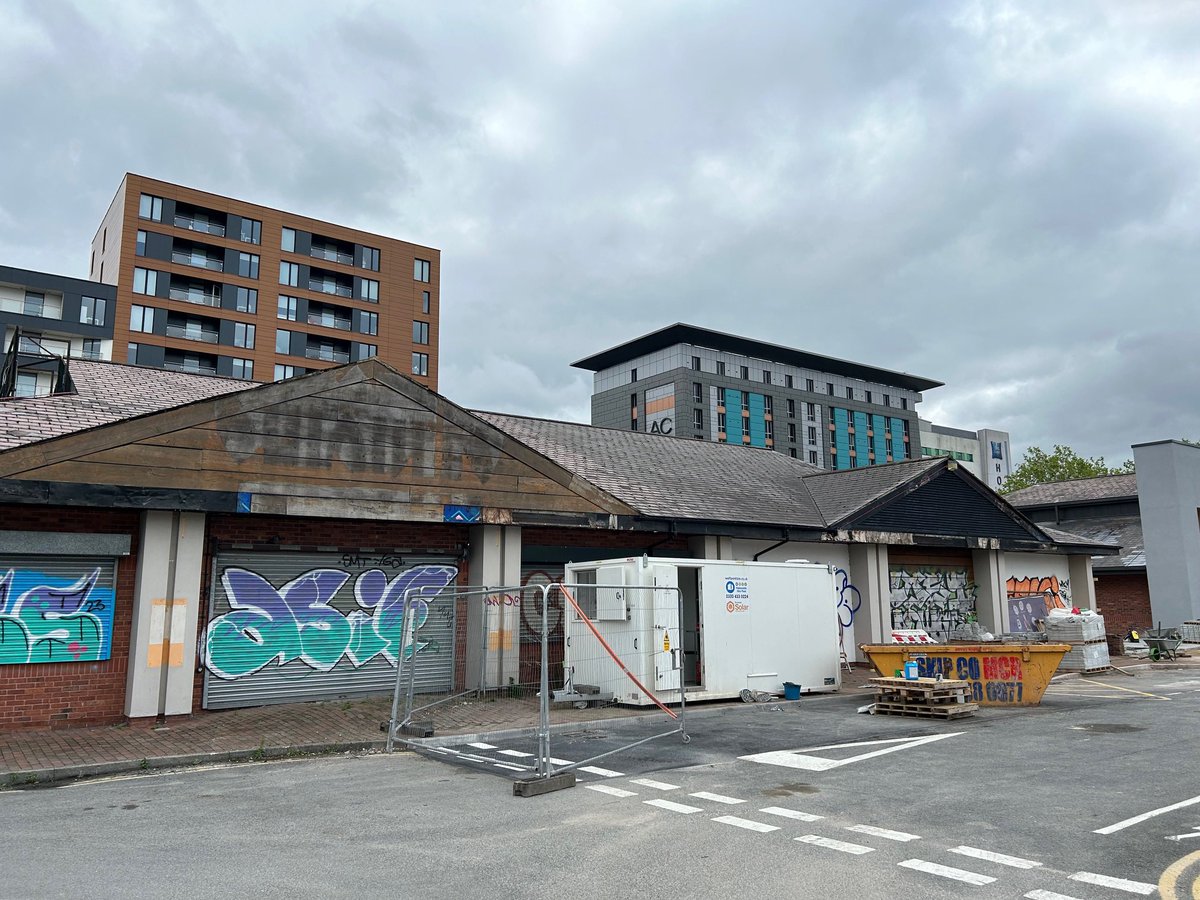Our team is in #manchester today, busy working on the refurbishment of this building, which will become a new McDonald’s. 

All Seasons Industrial Roofing continue to grow and attract new customers throughout the year, covering the whole of Great Britain.