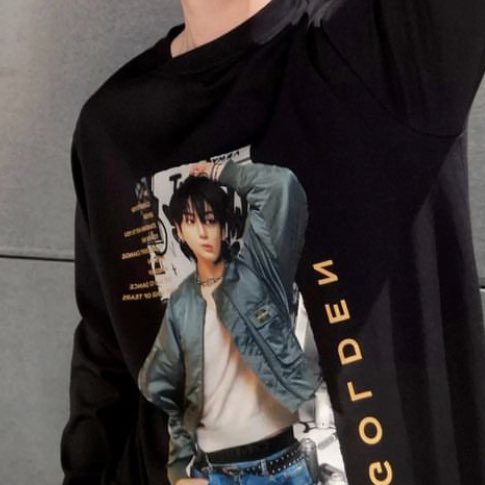 petterjoon's tweet photo. ขอบคุณจินวงบีทีเอสที่ใส่เสื้อจองกุกวงบังทัน https://t.co/yTwg2463Kx