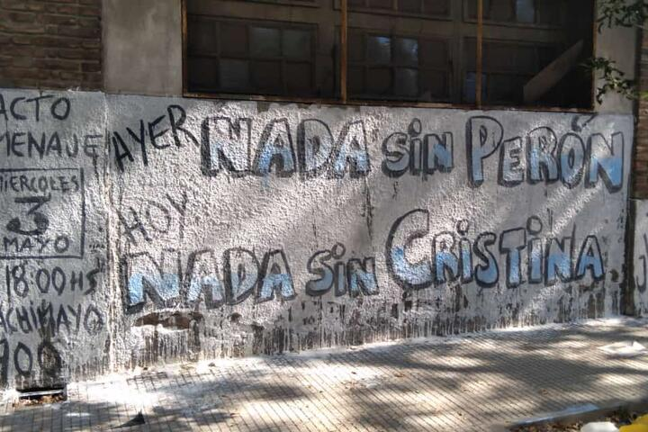 Lupo55's tweet photo. No encerrarse en cuevas ideológicas – el blog de Artemio López 

Trazar un horizonte estratégico hoy significa también la esperanza en Cristina Kirchner. No solo como anhelo nostálgico, sino como memoria activa de momentos donde fue posible materializar un proyecto de justicia https://t.co/iqywvQUpzb