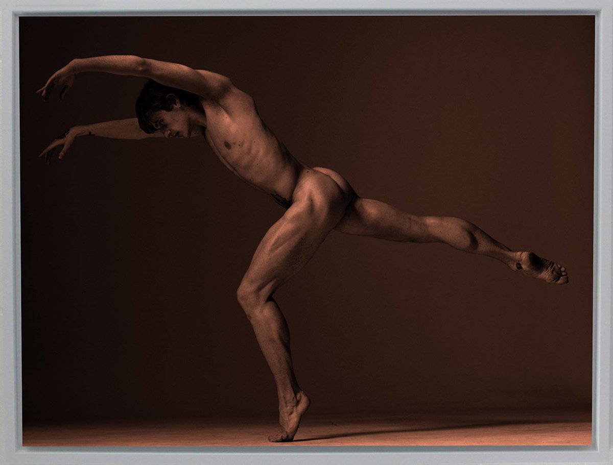 GM shutterbugs. 

Say GM, but with some nude photography. ⬇️ We’ll go first.

(📸: <a href="/bryanadams/">Bryan Adams</a>)