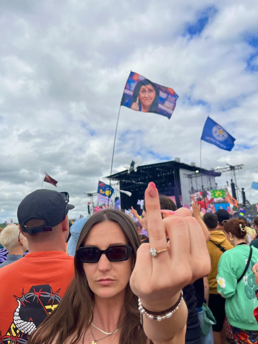 Hayley Clarke tweet media