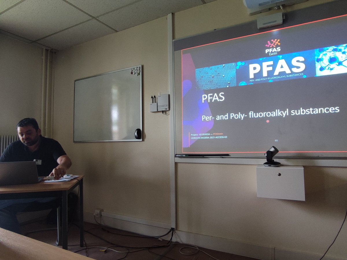 PfaStwin's tweet photo. Marc Crampon (BRGM) continued with examples of bioremediation applied in practice. He presented as many as 10 cases!
#PFAS #PFAStwin #PFAStwinsummerschool2024 #PFASresearch #PFAStwinSSOrleans #twinning #HorizonEU #HorizonEurope https://t.co/5WTbBwR732