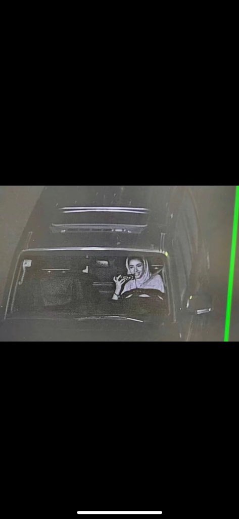 لا تقفلين الخط باقي سالفه
والسالفة يا حلوها في حِلّها 

عن اتصالك لو عطوك مخالفه
دفعت عنك مخالفاتك كلّها