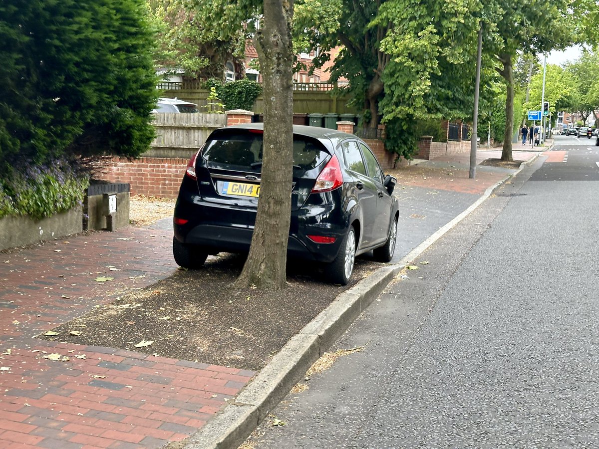 It was good of <a href="/KentHighways/">KCC Highways</a> to spend £££ of taxpayers money re-laying the lovely red brick pavement along St John’s Road a few years ago, enabling one resident to enjoy private parking. #pavementparking <a href="/TWellsCouncil/">TWBC</a> <a href="/KentPoliceTWell/">Kent Police TWells</a>