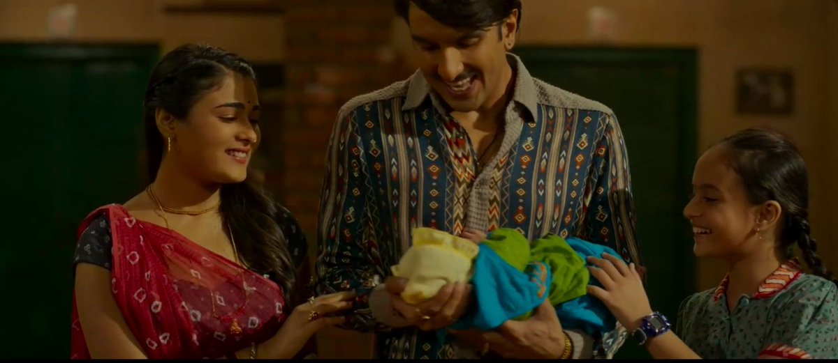 Was rewatching #JayeshbhaiJordaar and this movie is so beautiful.

All actors did pretty good job , topic on a real issue yet so underrated...

Loved the song Dheere dheere seekh jaunga.❣️