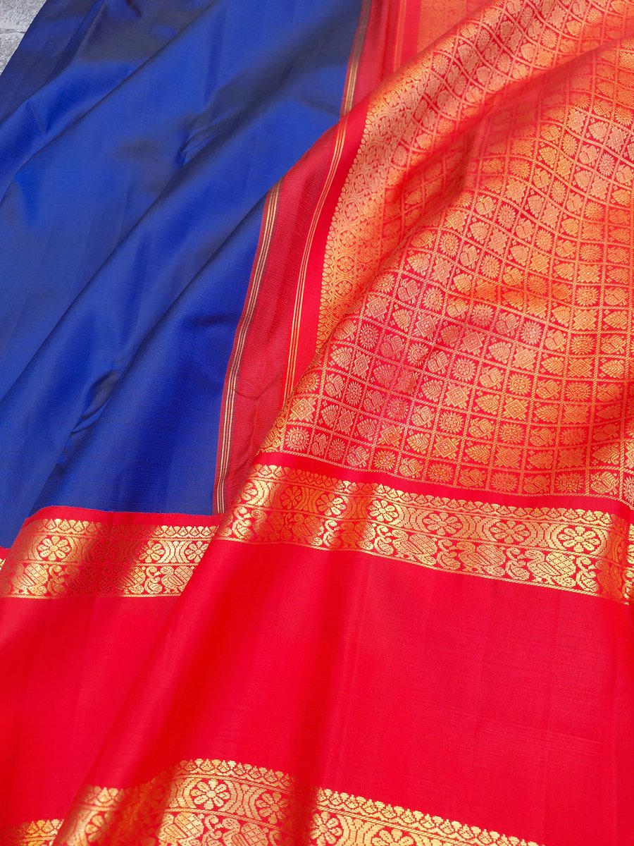 GO2Peak's tweet photo. #puresilk #purezari handloom silk saree assurance for #puresilk by @silkmarkindia
#Navyblue & #chillired combination #korvai handloom silk saree. https://t.co/xtyjwjWuSK