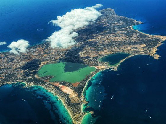 WeermanMichael's tweet photo. Kraakheldere condities boven  #Formentera 👌  Vanuit de cockpit via 📷Jordi Martin Garcia https://t.co/mcNe0dyjYE