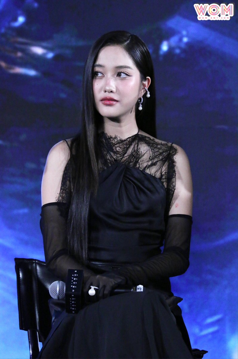 WOMENTERTAIN's tweet photo. “ฟรีน สโรชา" ในงานกาลาพรีเมียร์ 'ยูเรนัส2324' พร้อมทัพคนดังร่วมเดิน Black Carpet คึกคักเรียกเสียงกรี๊ดจากแฟนคลับสนั่นงาน

FREENBECKY FIRST COUPLE MOVIE
#URANUS2324 #ยูเรนัส2324 
#Uranus2324xFreenBecky 
#VelCurveStudioXFreenBecky 
#srchafreen 
#ฟรีนเบค #FreenBecky
#VelCurvestudio https://t.co/Bvv6QtmXFB