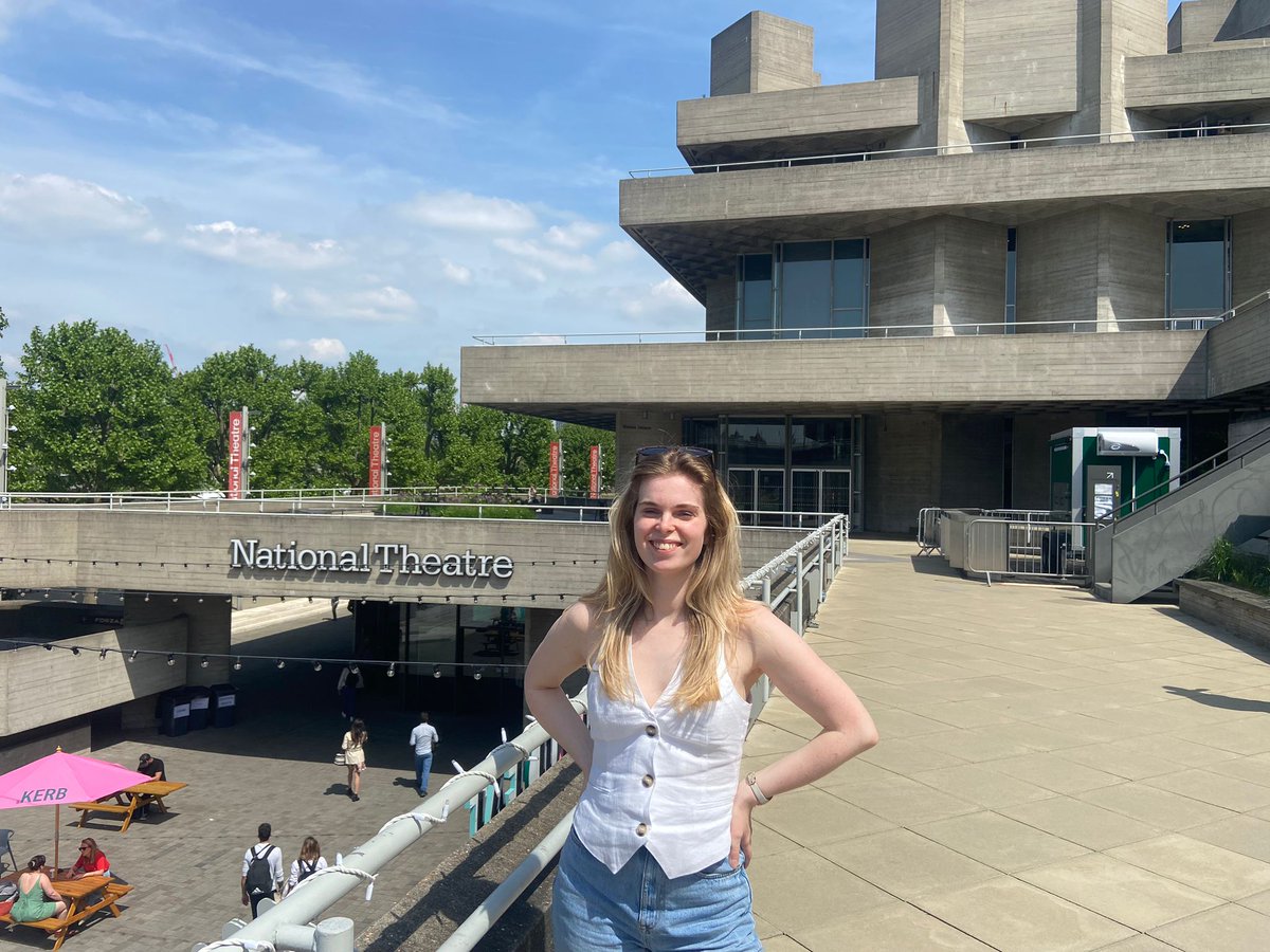 Keele University 🐿️ (@keeleuniversity) on Twitter photo In the build-up to Summer Graduation, we are celebrating the achievements and successes of our former students 🎉
After studying Film with Creative Writing at Keele, Sarah Powell is now creating content for <a href="/NationalTheatre/">National Theatre</a>
Read Sarah's story 🔽
keele.ac.uk/study/inspirin… In the build-up to Summer Graduation, we are celebrating the achievements and successes of our former students 🎉
After studying Film with Creative Writing at Keele, Sarah Powell is now creating content for <a href="/NationalTheatre/">National Theatre</a>
Read Sarah's story 🔽
keele.ac.uk/study/inspirin…