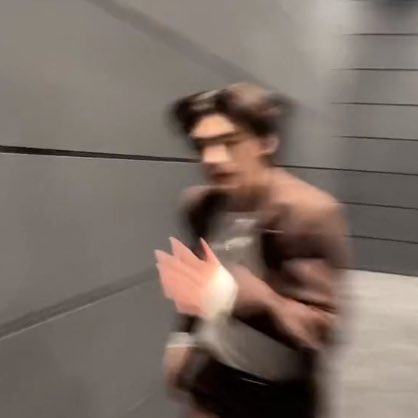 PUPPYJ4KEY's tweet photo. OH NO Im on my way to save youuu https://t.co/qvTGqBMw1n
