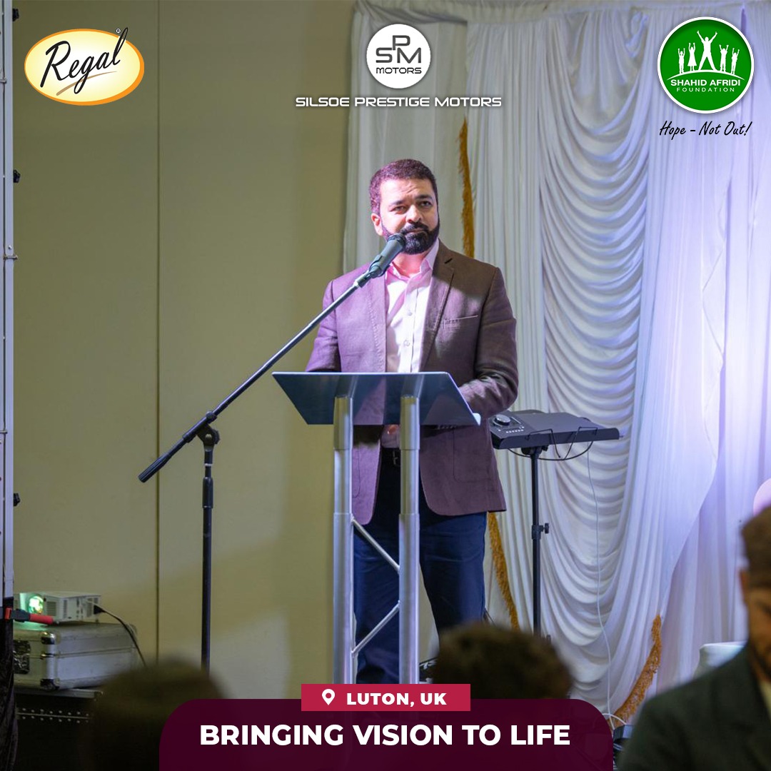 What an unforgettable night in Luton! With electrifying energy brought by the incredible @Ishaheenafridi and the legendary <a href="/JK555squash/">Jahangir Khan</a>. Thank you, Luton, for coming together and showing immense support!

A huge shoutout to our generous sponsors, #RegalFoodsUK and #SilsoeMotors,