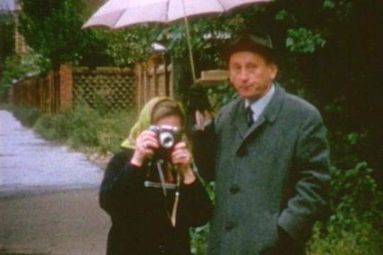 Bpi_Pompidou's tweet photo. [Dernières séances 🍿] Le cycle Contre-chant de La Cinémathèque du documentaire à la Bpi se termine jeudi ! 
👉 mer 3 juillet • 20h • Allers-venues &amp; Nikita Kino 
👉 jeu 4  juillet • 20h • Riddles of the Sphinx
📌 Cinéma 2 @CentrePompidou 
https://t.co/utDvlv5jsl
@cinedudoc https://t.co/ZvTDIRHUB5