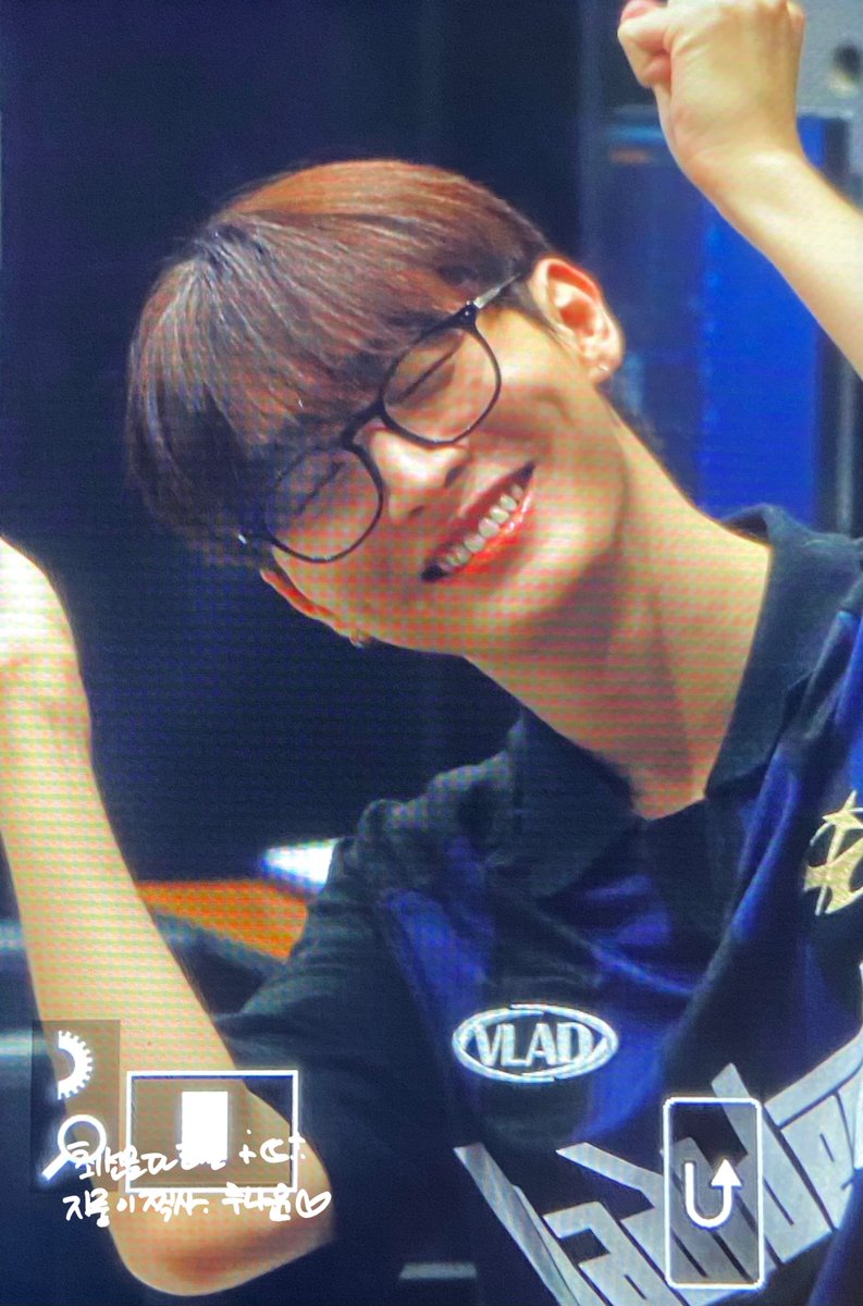 lunayoon_38's tweet photo. [👦🏻] 240702

🎊🎉🎊🎈🎀🎏
축하해애애애애애애애
💛💚🩷💙💜❤️

#윤지성 #YoonJisung https://t.co/ph5Iz0kirn
