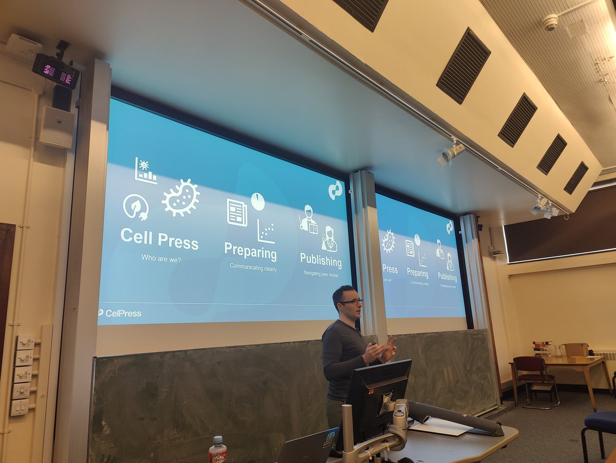.@andrewbissette from <a href="/CellRepPhysSci/">Cell Reports Physical Science</a> giving a masterclass in how to publish in select journals <a href="/UoBChemistry/">UoBChemistry</a>! Thank you for coming and giving us your insights!