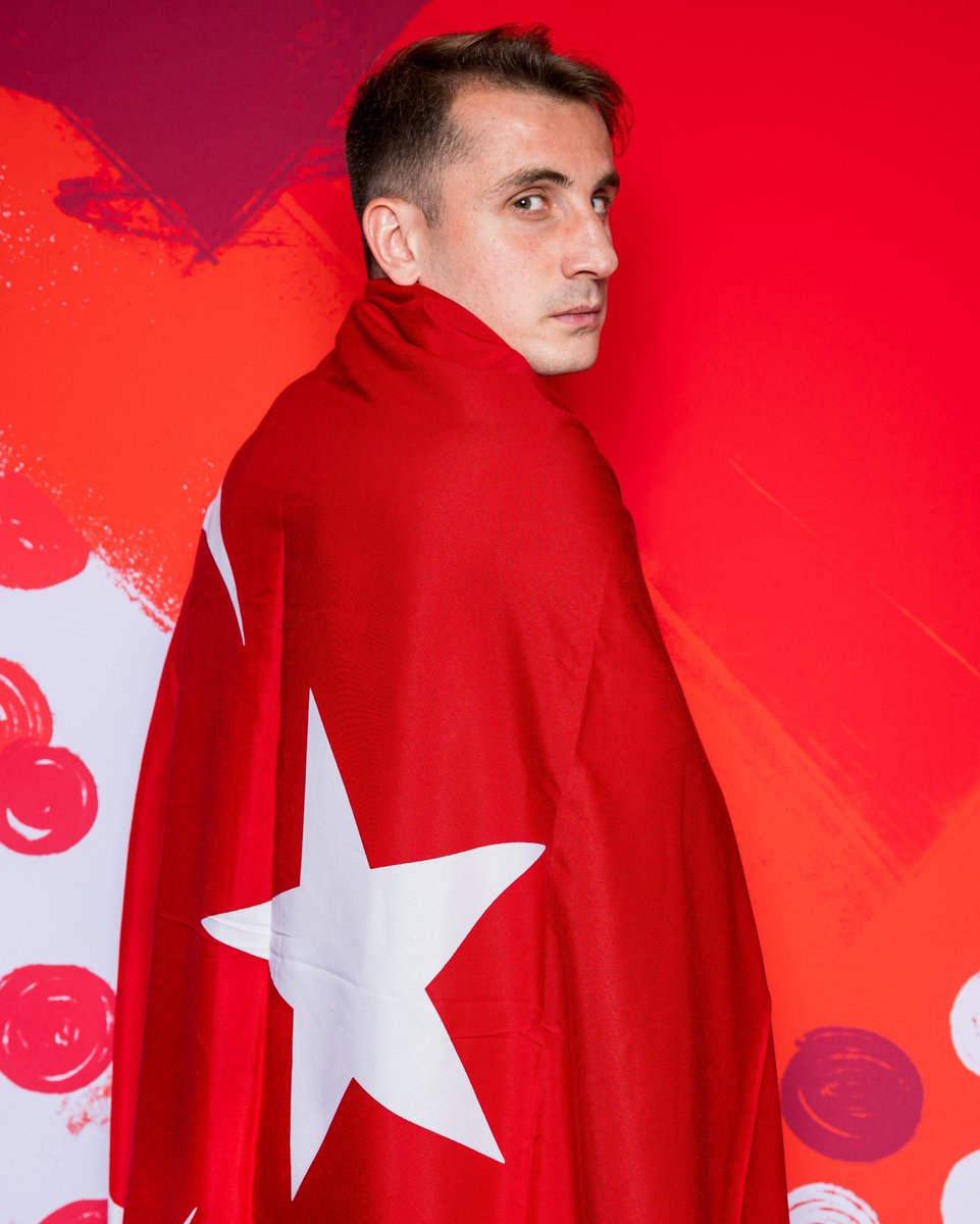 Kerem Aktürkoğlu, Hatay'dan gönderdiği mektupla kendisine destek veren 4. sınıf öğrencisi minik Aybüke'ye teşekkür etti:

"Bir abin olarak sana şunu söylemek isterim büyüyünce her ne olmayı hayal ediyorsan çok çalış çünkü "Kader gayrete aşıktır." derler. Hayal etmekten asla