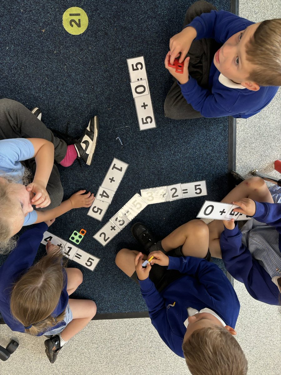 DeltaWillowsAc's tweet image. We have been recapping our number bonds to 5 using number sentences with missing parts 🧮 #MasteryMaths #NumberBonds