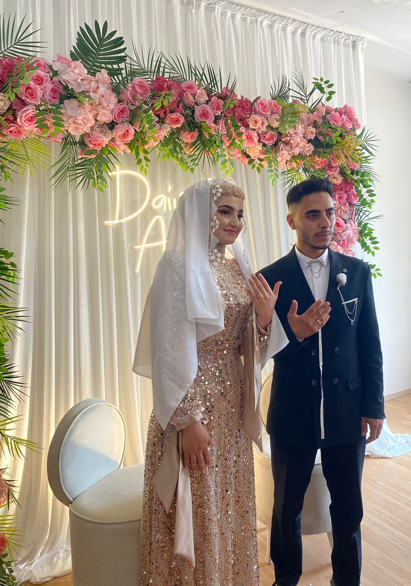 Ben bi nişanlanıp geldim