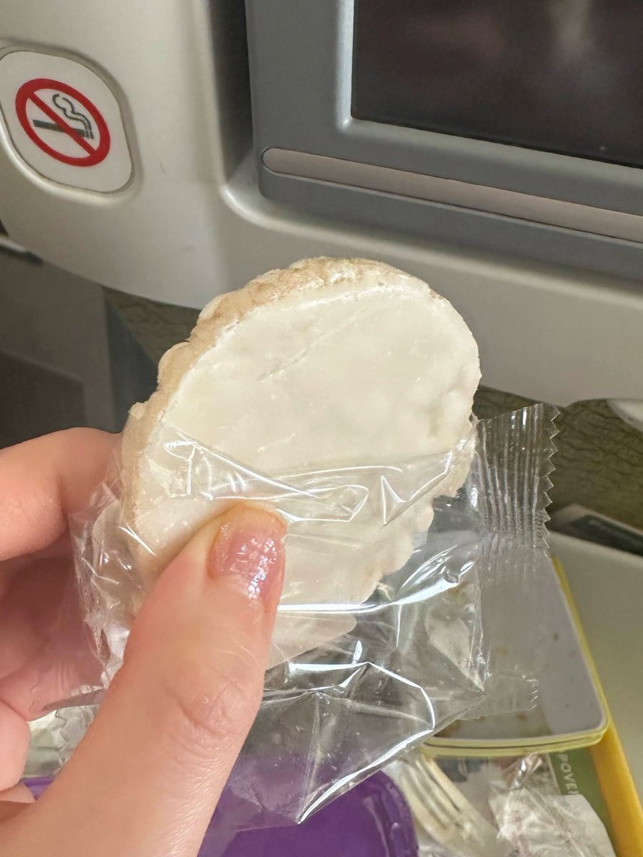 gfreePanda's tweet photo. エチオピア航空のグルテンフリー機内食②
野菜豊富で、意外と果物がかなり甘く瑞々しい。GFML定番の飛行機内のライスクラッカー。
本投稿が必要としている方にとって、参考になる情報の一つになりますように。
#GFML #エチオピア航空 https://t.co/pdeDxEmVCN