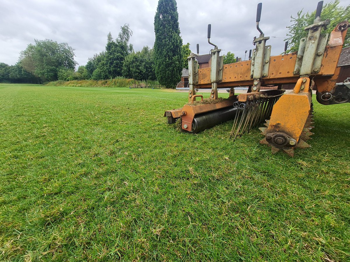 BIGbezz76's tweet photo. As the cricket season is over for us. Got to get fields ready for rugby season. So i got the @SISISMachinery Quadraplay out tines down going the opposite way to the stripe. Getting loads of crap out. #GroundskeepersLife π±. #TeamSisis #LoveMyJob https://t.co/S13RfEIVQG