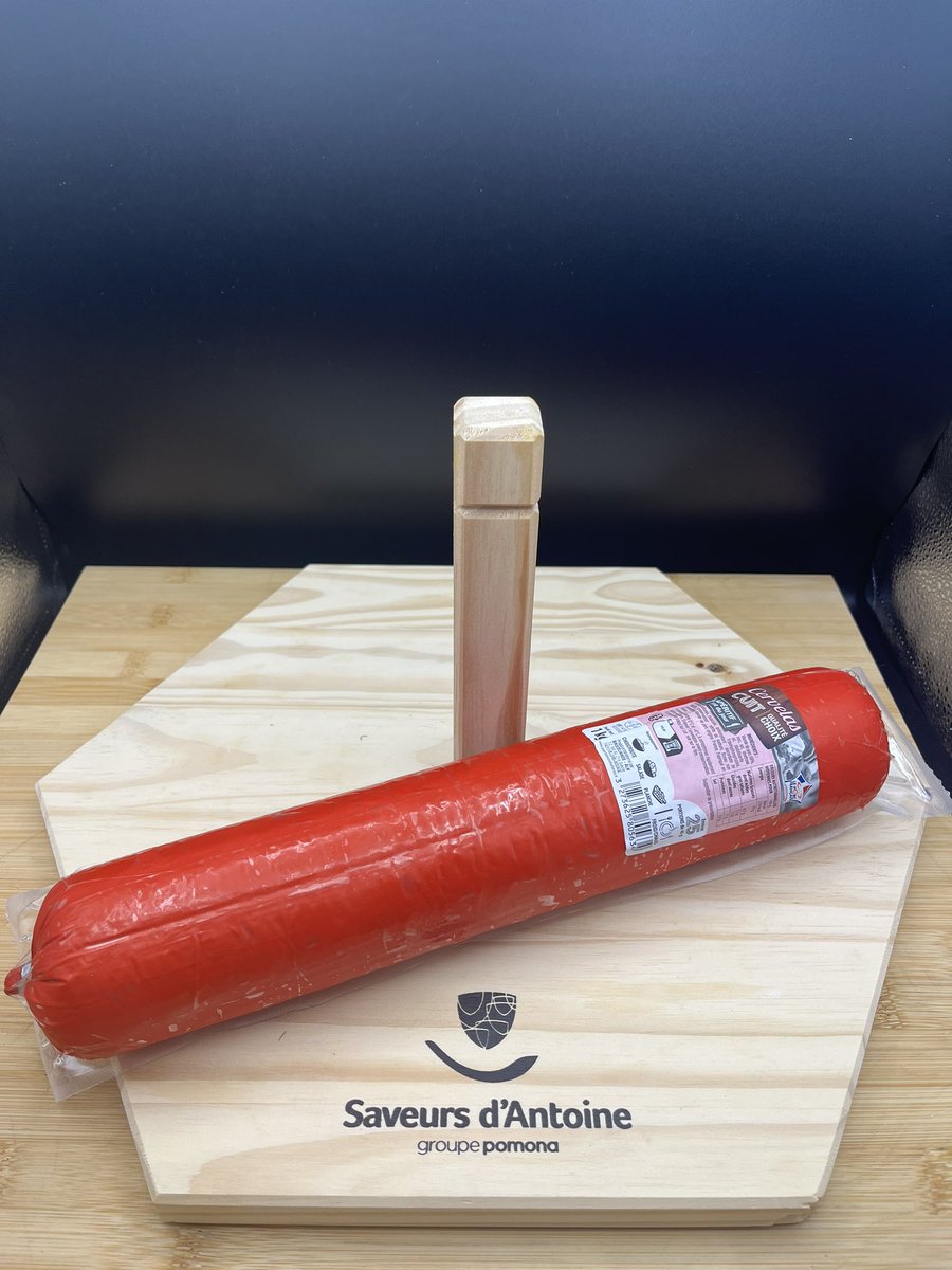 melaqwrd's tweet photo. Je photographie des saucissons pour mon stage c’est le feu 🔥🔥🔥🔥 https://t.co/aYD5d4cSVY