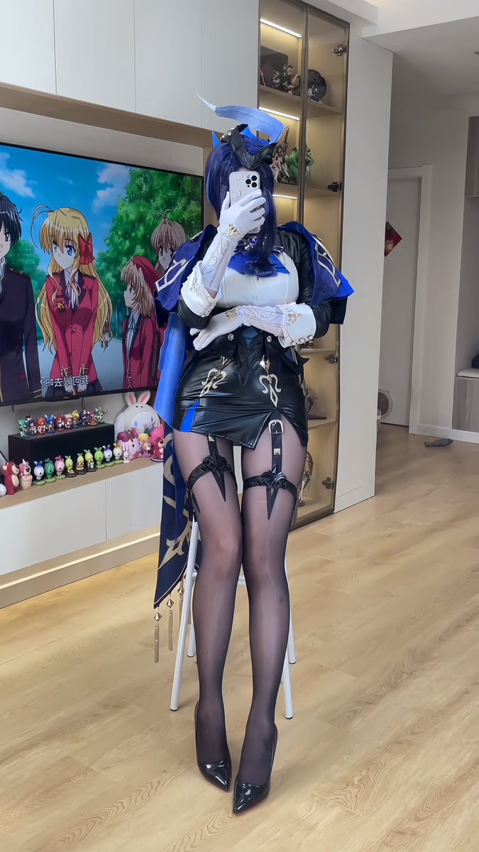 フォンテーヌ廷決闘代理人
クロリンデだ💜
よろしく頼む～
#クロリンデコスプレ 
#Clorindecosplay
