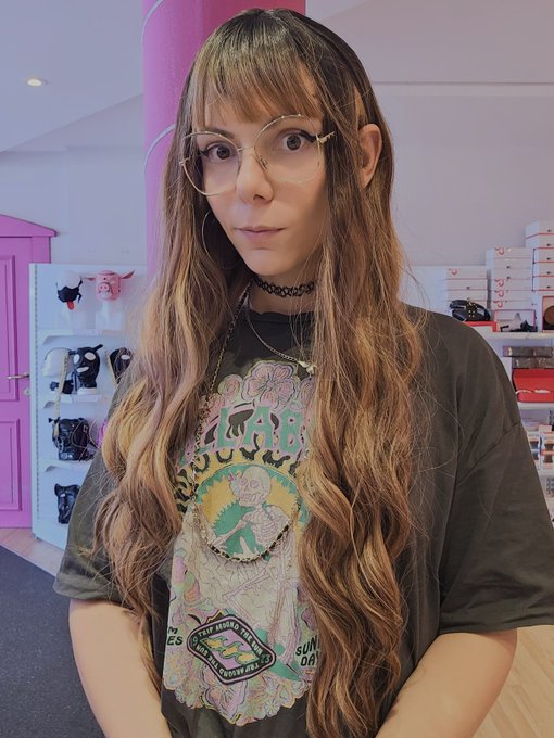 Sometimes, casual, without much make-up is okay ☺️ Hope you have a nice day 💖  I am going to spend some<a href="/tag/realloyalfans"class="tags"><span>#realloyalfans</span></a>