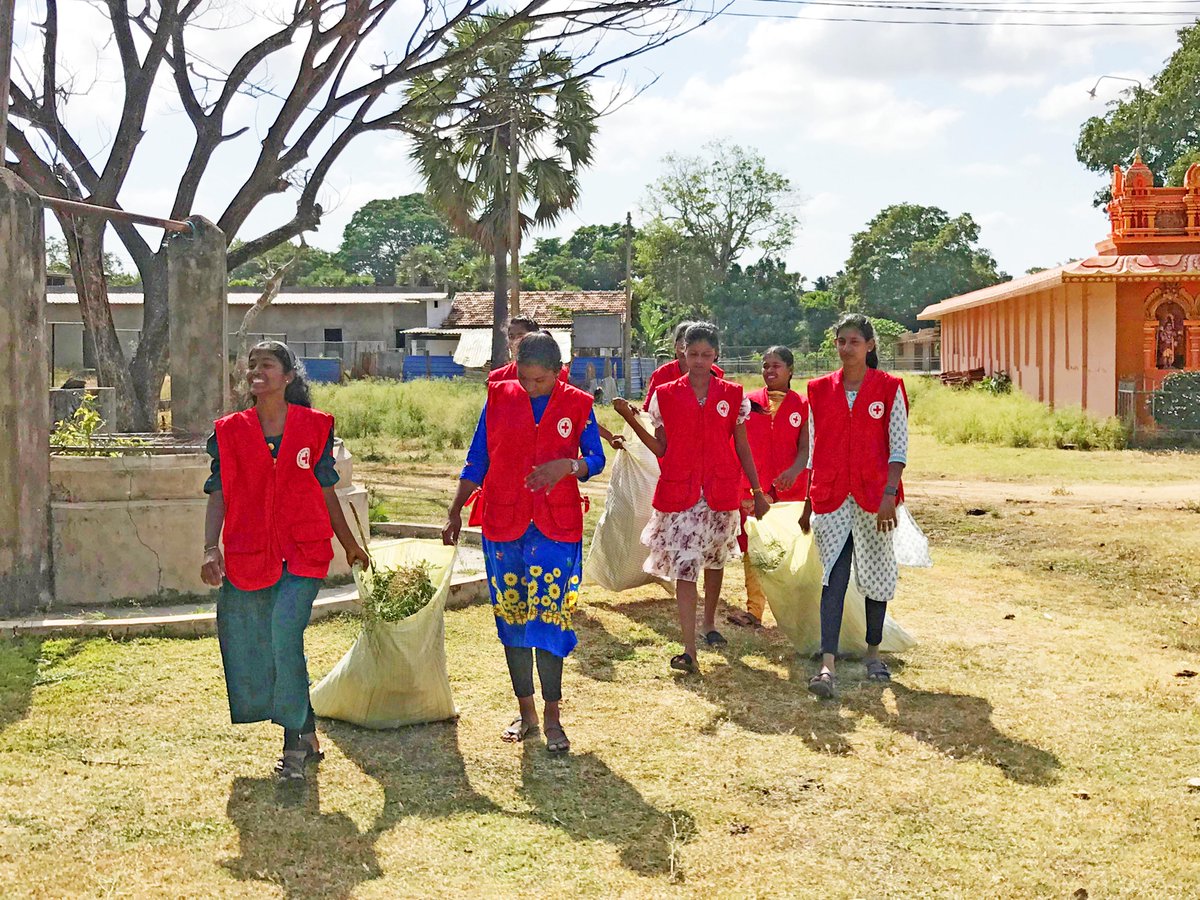 SLRedCrossMul's tweet photo. As part of the SLRCS's humanitarian services, our volunteers completed cleaning the exterior of the historically significant Oddusuddan Shivan Temple in preparation for the upcoming festival.
We sincerely appreciate your steadfast commitment to volunteerism
#itsaboutservingpeople https://t.co/Jyp21DY2dJ