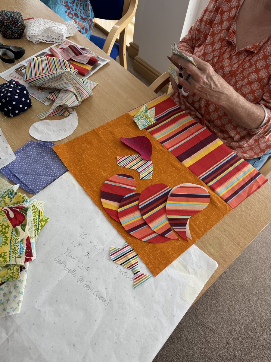 SewSisters_'s tweet image. Prepping is always key to making good items in our class at Tree Tops Village in Walker. This week was no exception, and results showed the hard work later. Classes at Tree Tops Villages are every Thursday mornings 10am-12noon #sew #sewing #sewingproject #sewsewsew #LearnToSew