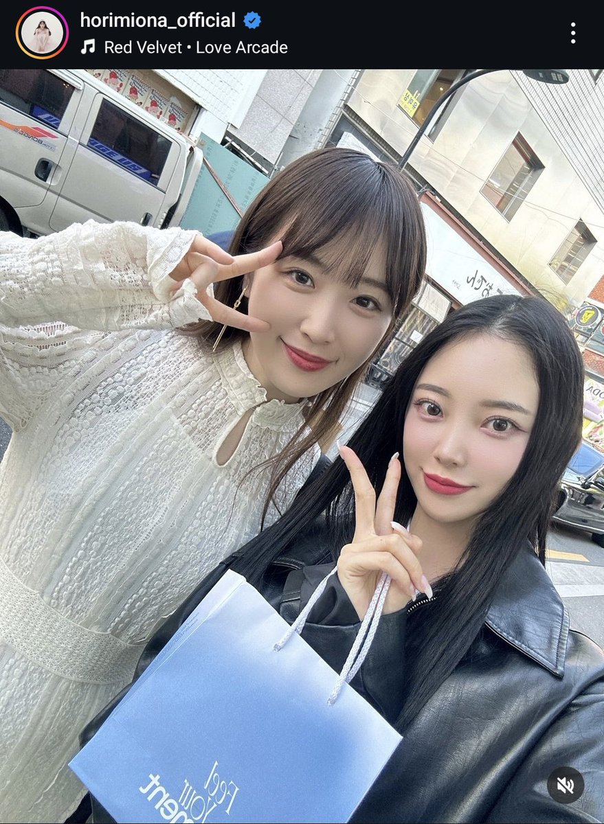biwakaz46's tweet photo. #mionagram
#naogram
堀ちゃんと弓木ちゃん
二人が我らが自慢の推し関連で
インスタアップしてくれてる😆✨
かずみおな姉妹感🥰
後輩にずっと慕われる推し流石👏
ふたりともありがとうねー🙌
#堀未央奈
#弓木奈於
#高山一実
#かずみん https://t.co/d53BUTOWZL