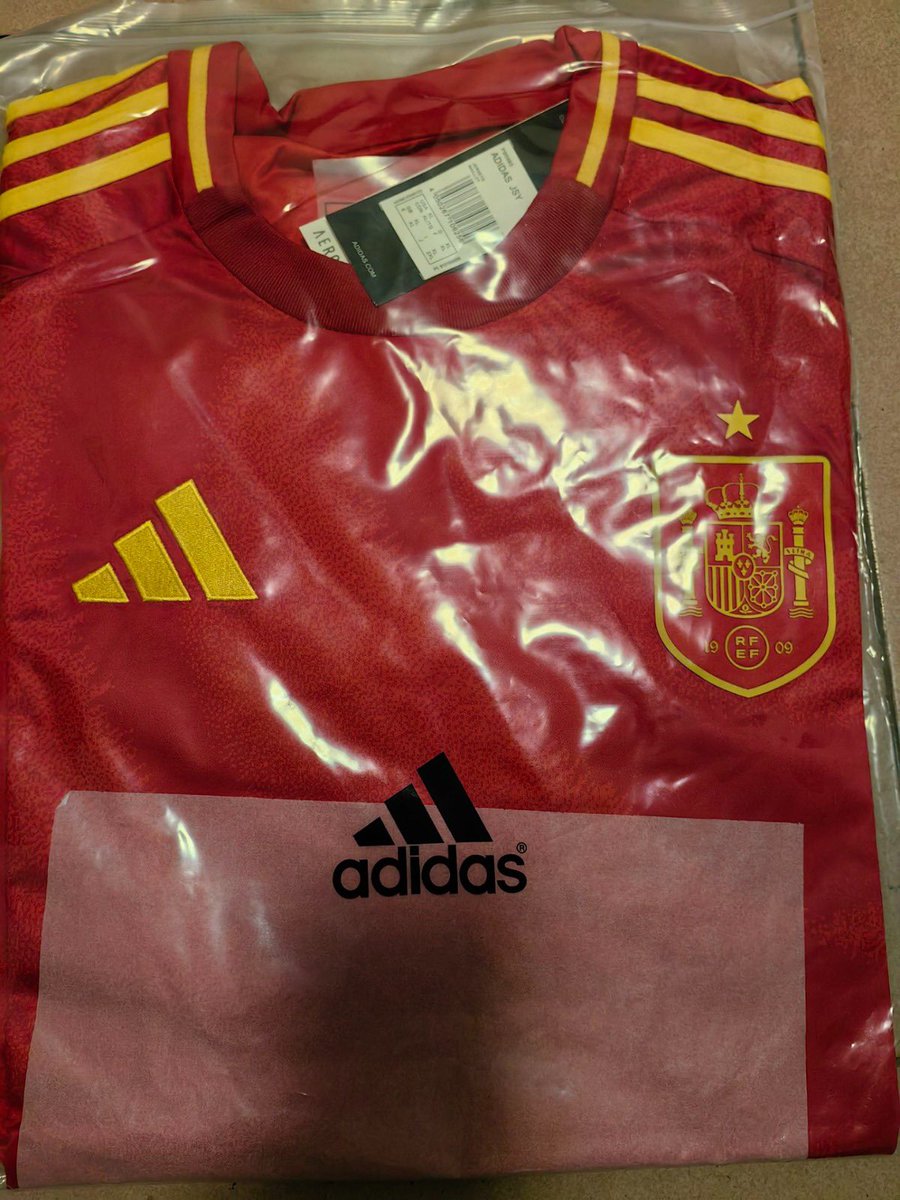 Eleven Kits ⚽️🩵 tweet media
