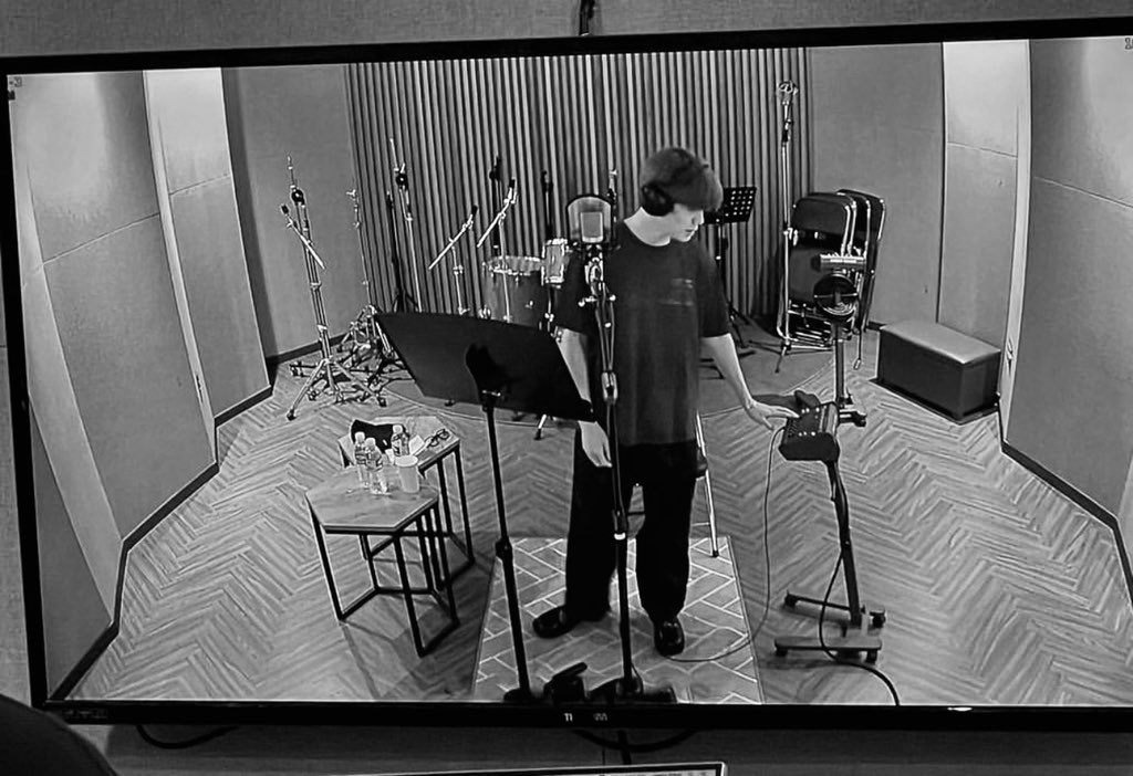 Brxipda's tweet image. Studio vibes all day.