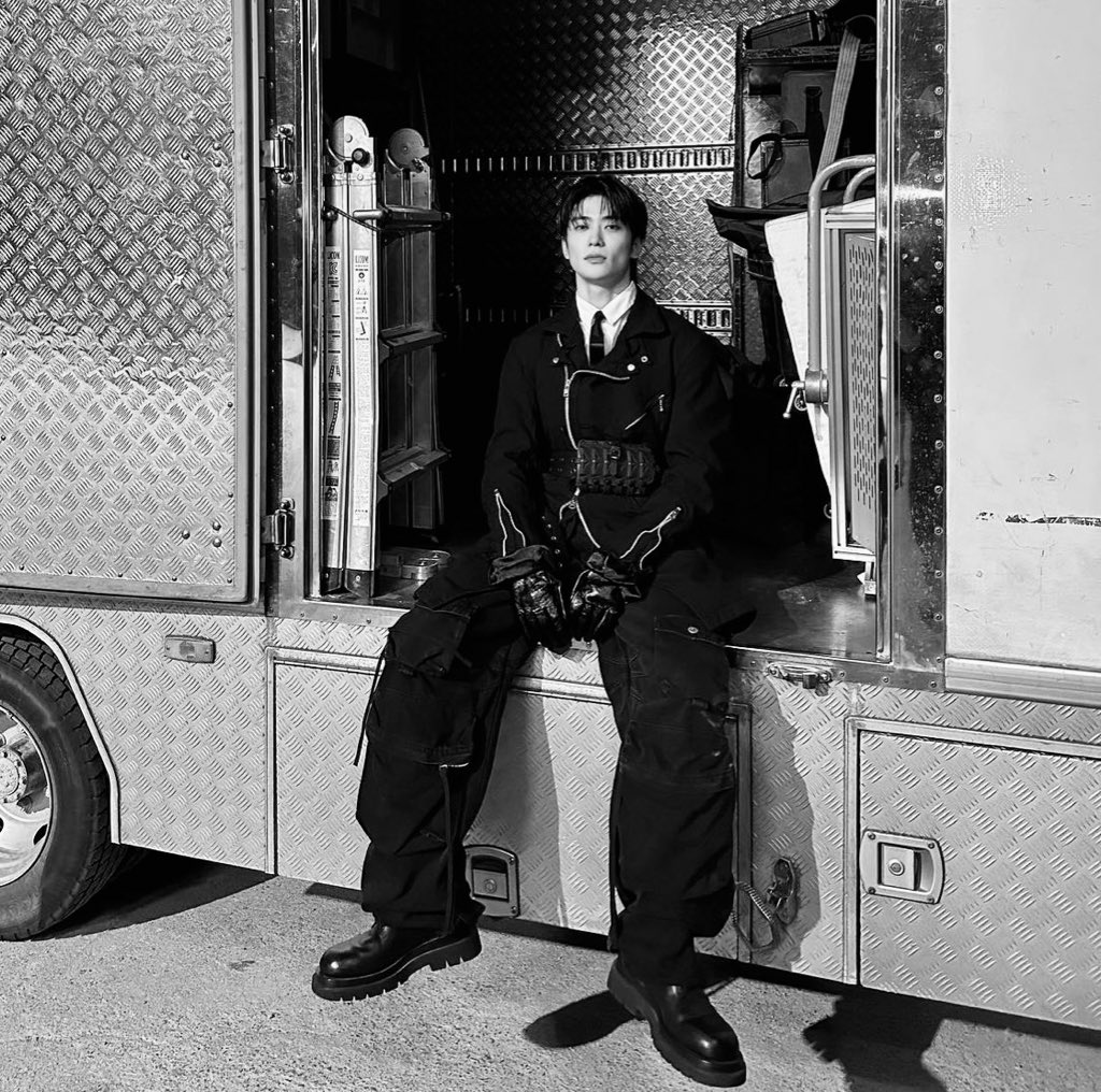 Brxipda's tweet image. 스포트라이트를 받지 않는 무대 뒤에서. 나는 새로운 에너지와 결단력으로 다음에 어떤 일이 일어나든 대처할 준비가 되어 있습니다.