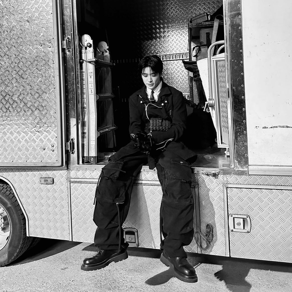 Brxipda's tweet image. 스포트라이트를 받지 않는 무대 뒤에서. 나는 새로운 에너지와 결단력으로 다음에 어떤 일이 일어나든 대처할 준비가 되어 있습니다.