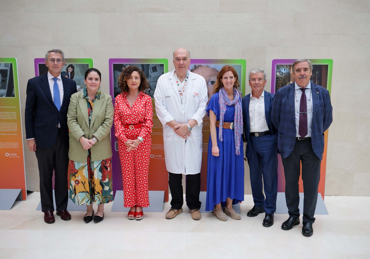 HospitalLaFe's tweet photo. 🏥 📸El @HospitalLaFe acoge la exposición ‘La mirada del paciente',  20 fotografías de gran tamaño, homenaje a los pacientes, a sus cuidadores familiares y a las entidades que los acompañan
📍Vestíbulo principal del hospital  
🗓️Hasta el 12 de julio
📰https://t.co/De6nkf2lJ0 https://t.co/BhSESiwoo9